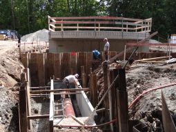 Foto: Bau des Dükers zwischen Trennbauwerk und Pumpwerk