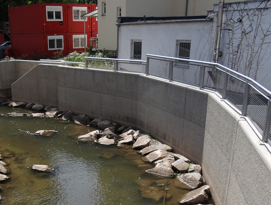 Foto: Neu erstellte vorgeblendete Mauer
