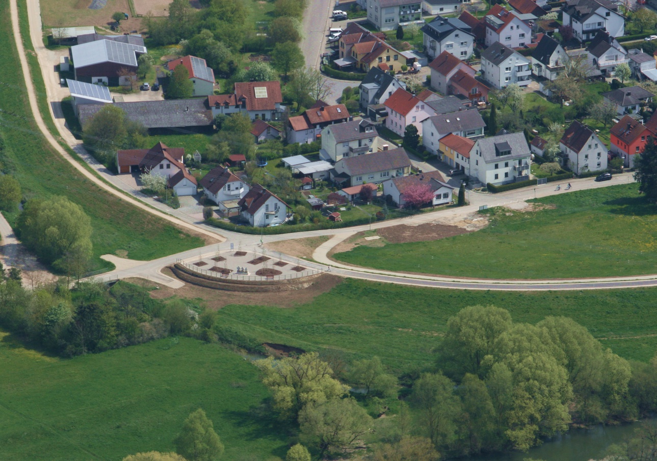 Luftbild: Bastion mit Mündung Gründleinsbach in den Main