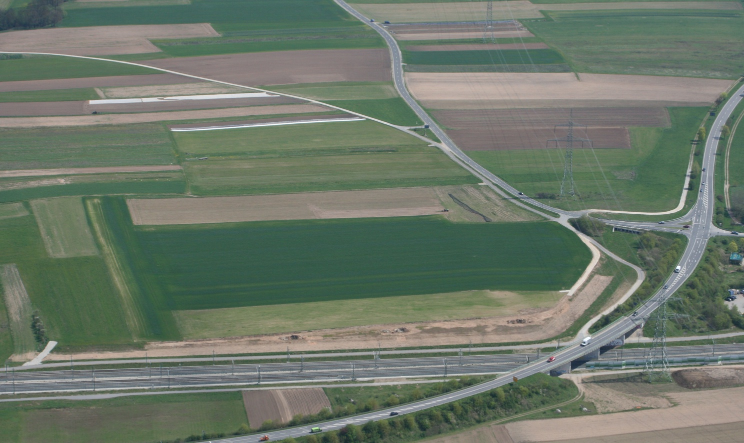 Luftbild Baubereich 7: HW-Flutmulde zum Leitenbach mit Durchlass